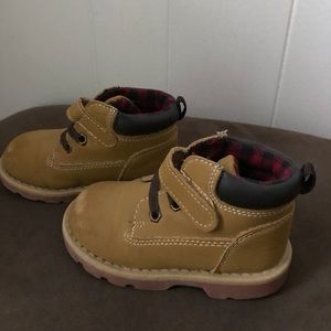 Toddler Boys Boots. Size 6